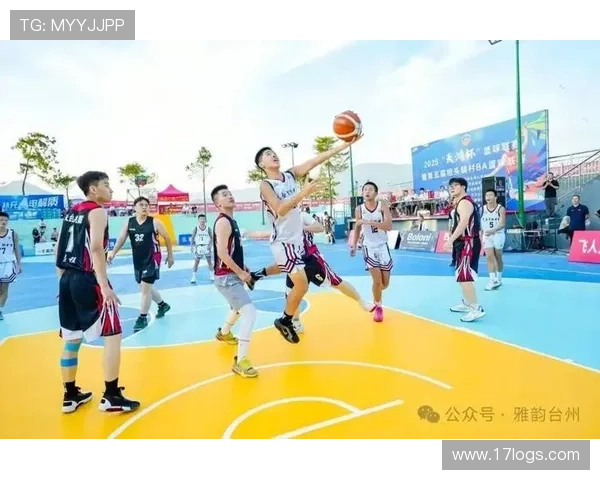 热血对决点燃赛场激情见证篮球团队智慧与速度的巅峰较量 - 副本 (3)